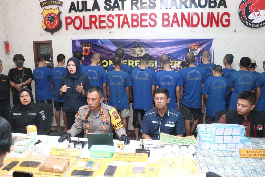 Konferensi pers ungkap kasus peredaran narkotika yang digelar di Mapolrestabes Bandung, Jumat (6/9/2024).