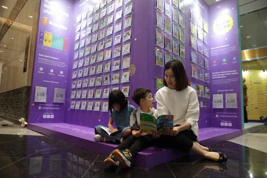 Selain buku digital, BukuAku juga menghadirkan buku fisik seperti Seri Prabaca (Foto: Istimewa)