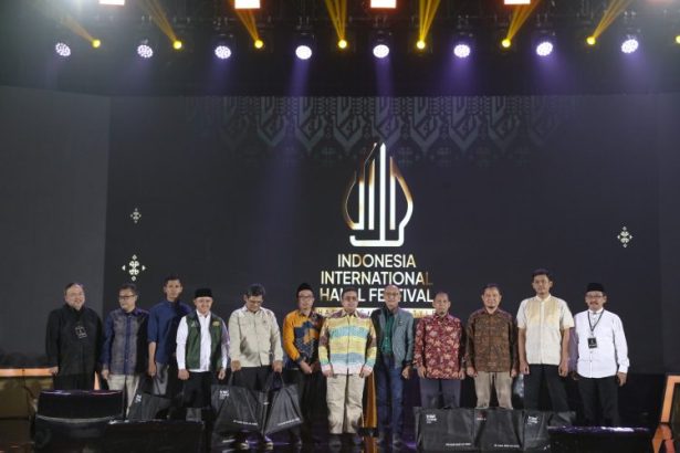 Pelaksanaan Indonesia International Halal Festival (IIHF) pada 22 Juni 2025, sebanyak 20.763 individu telah terdaftar sebagai Pendamping Proses Produk Halal (P3H) di bawah koordinasi BPJPH.
