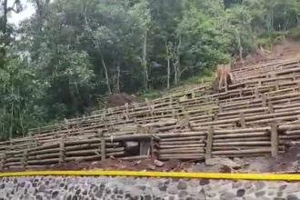 Perbaikan pasca longsor di jalur Pacet-Cangar telah selesai 100 persen. Kini jalur telah dibuka 24 jam untuk dilalui pengendara.