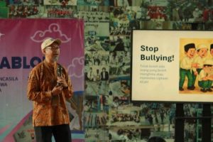 Aditya Rahman Yani, Dosen DKV UPN Veteran Jawa Timur , saat menyampaikan materi "Penguatan Profil Pelajar Pancasila."